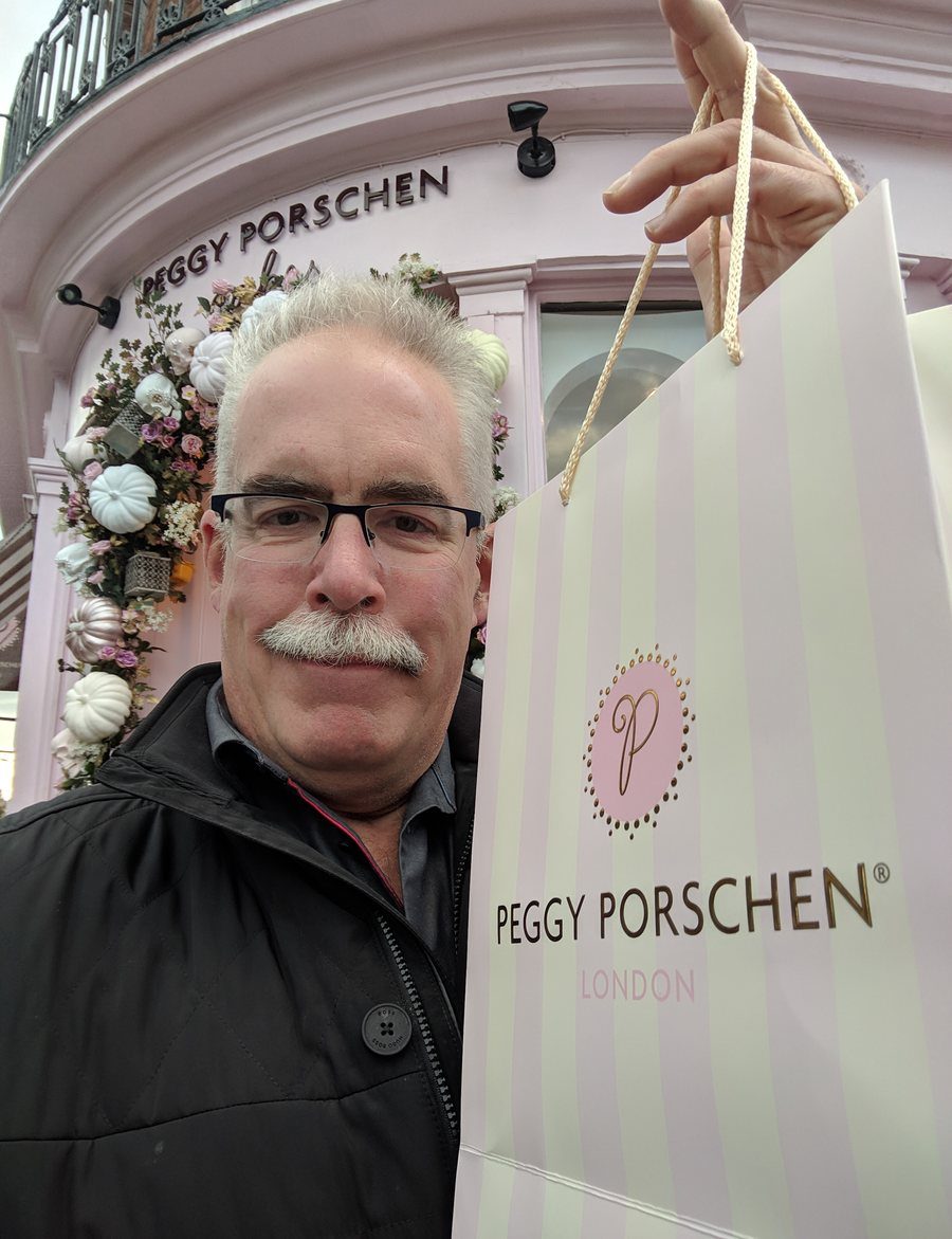 Tim O'Brien outside Peggy Porschen cake shop, Belgravia, London